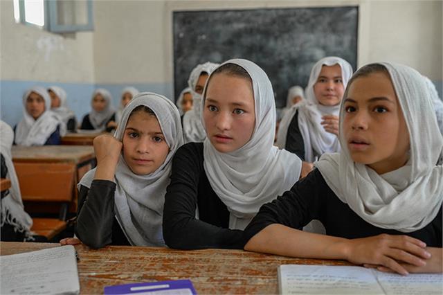 UN: Taliban attempting to exclude women, girls from public life