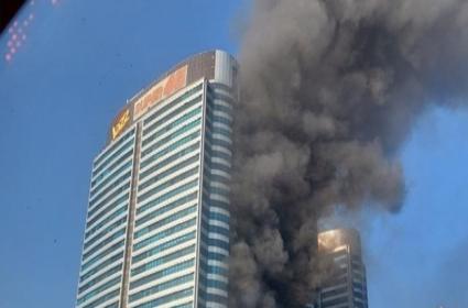 Huge Fire At Pak Mall Spreads From 3rd To 20th Floor